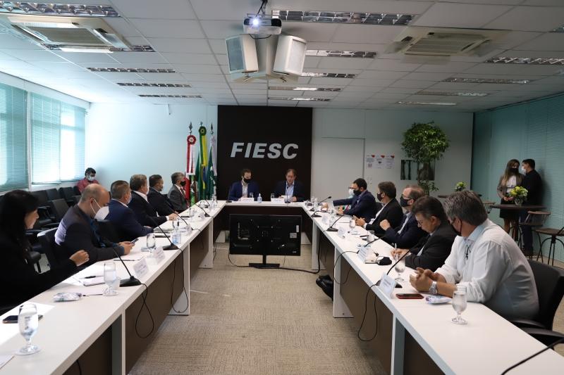 FIESC e governo avançam no debate de ações conjuntas para o desenvolvimento de SC