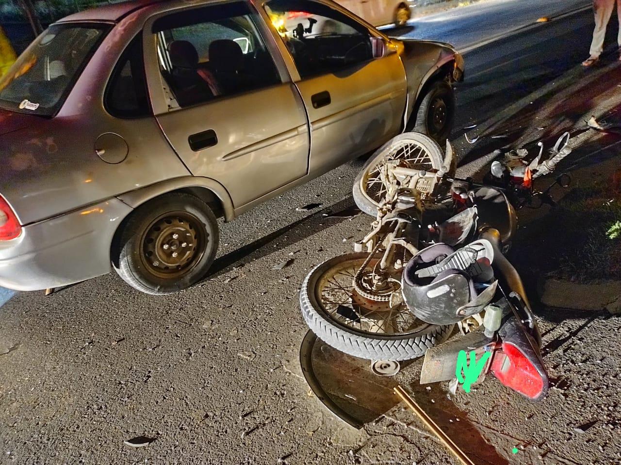 Acidente entre carro e moto deixa motociclista ferido, em Petrolândia