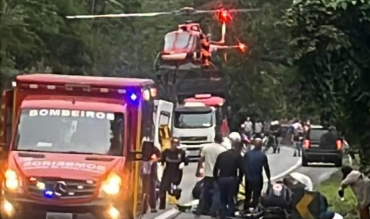 Acidente entre moto e caminhão deixa duas pessoas em estado grave na BR-470 em Ibirama